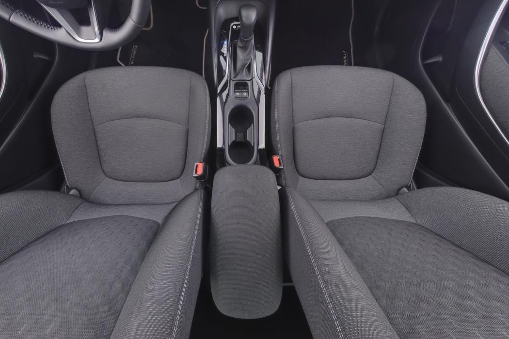 TOYOTA COROLLA 2025