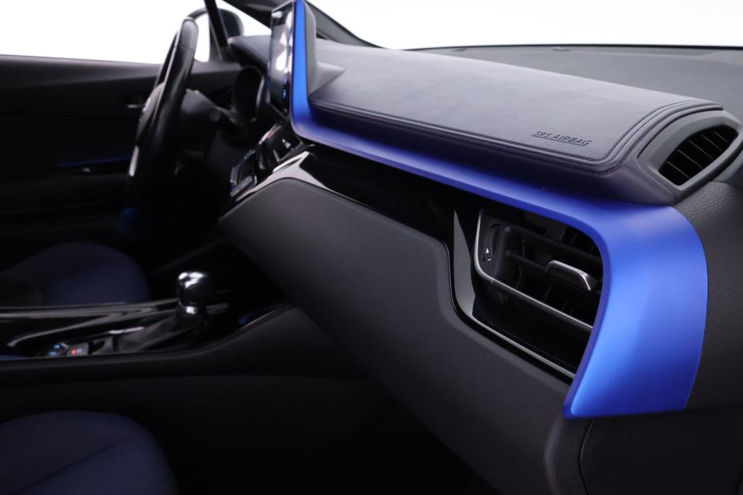 TOYOTA C-HR 2017