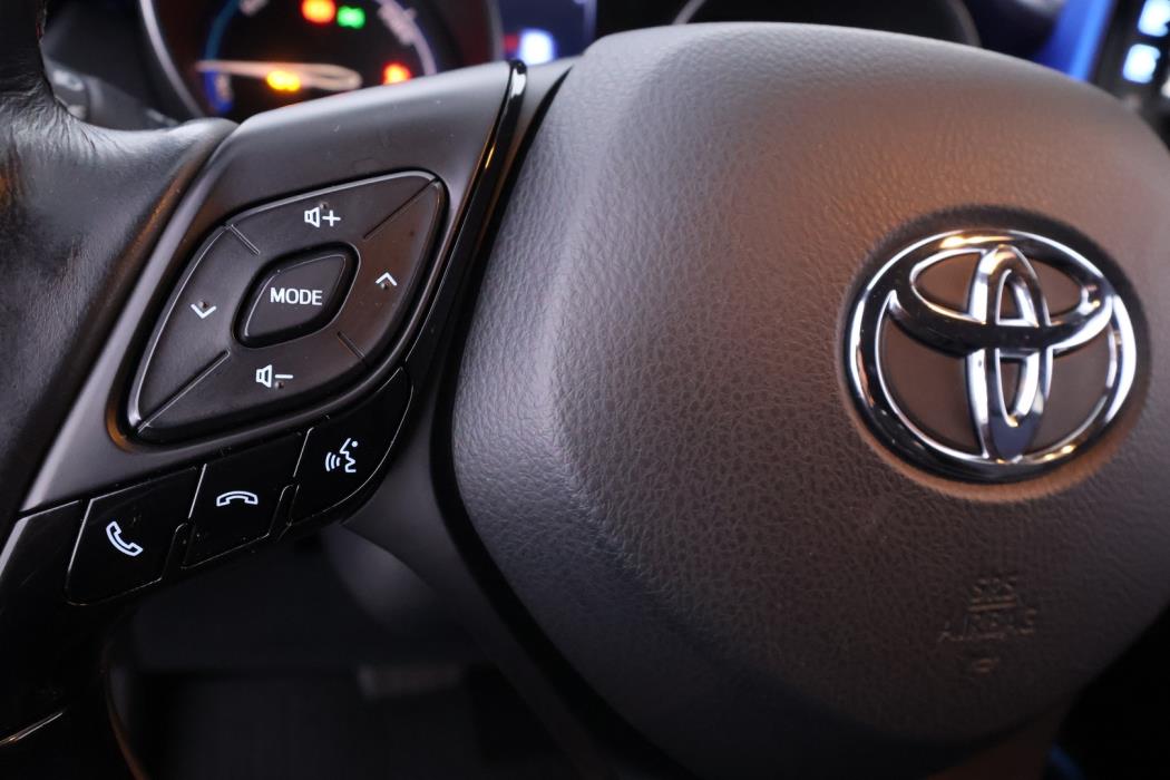 TOYOTA C-HR 2017