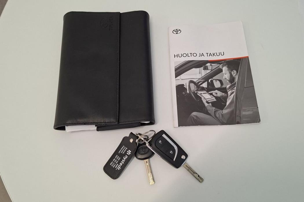 TOYOTA Yaris 2022
