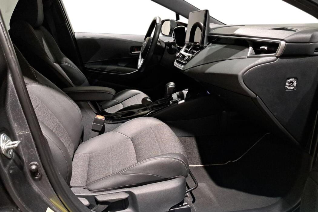TOYOTA Corolla 2025