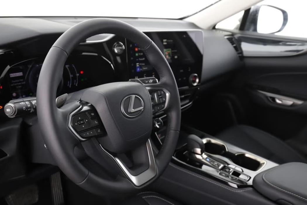 LEXUS NX 2025