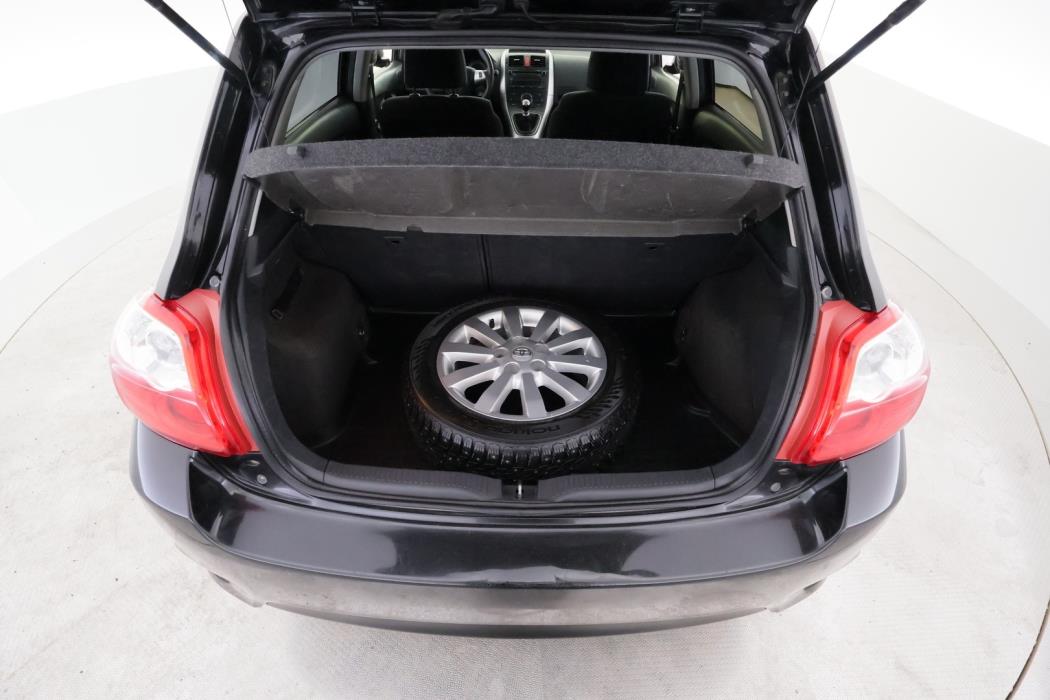 TOYOTA Auris 2012