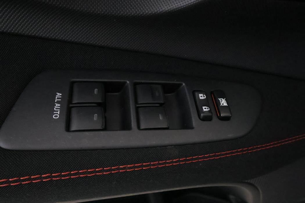 TOYOTA Auris 2012
