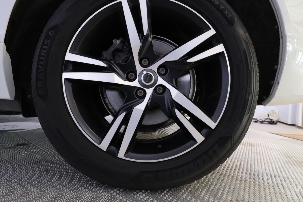 VOLVO XC60 2019