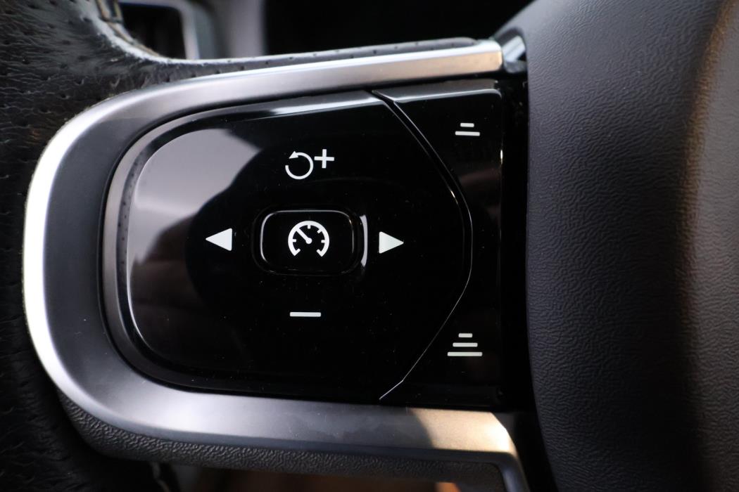 VOLVO XC60 2019