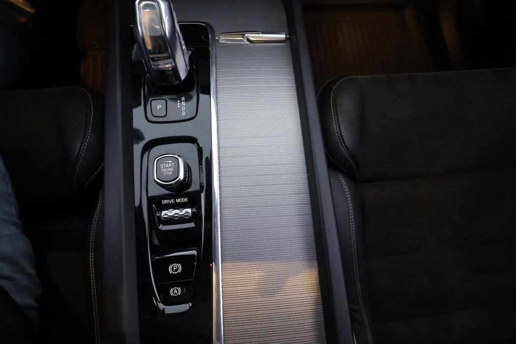 VOLVO XC60 2019