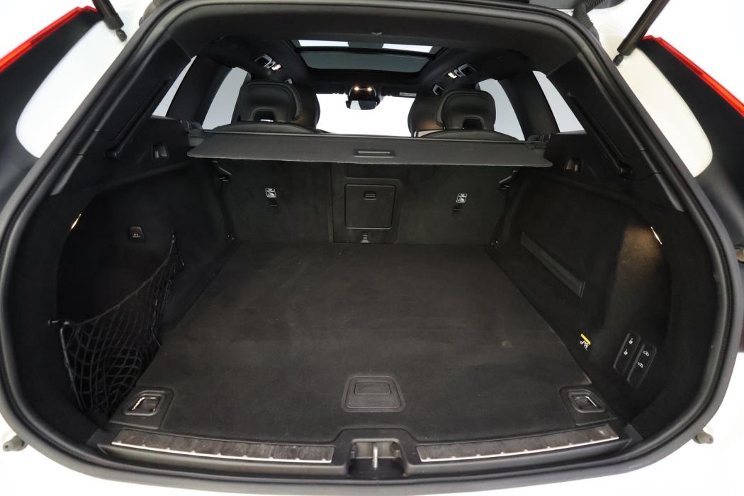 VOLVO XC60 2019