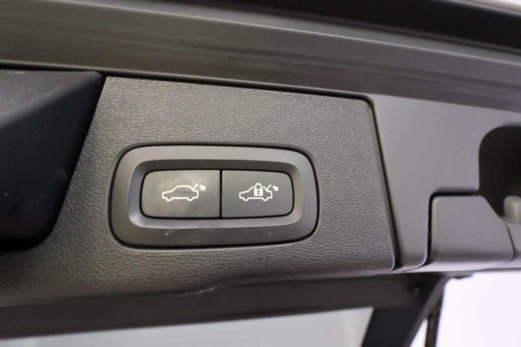 VOLVO XC60 2019