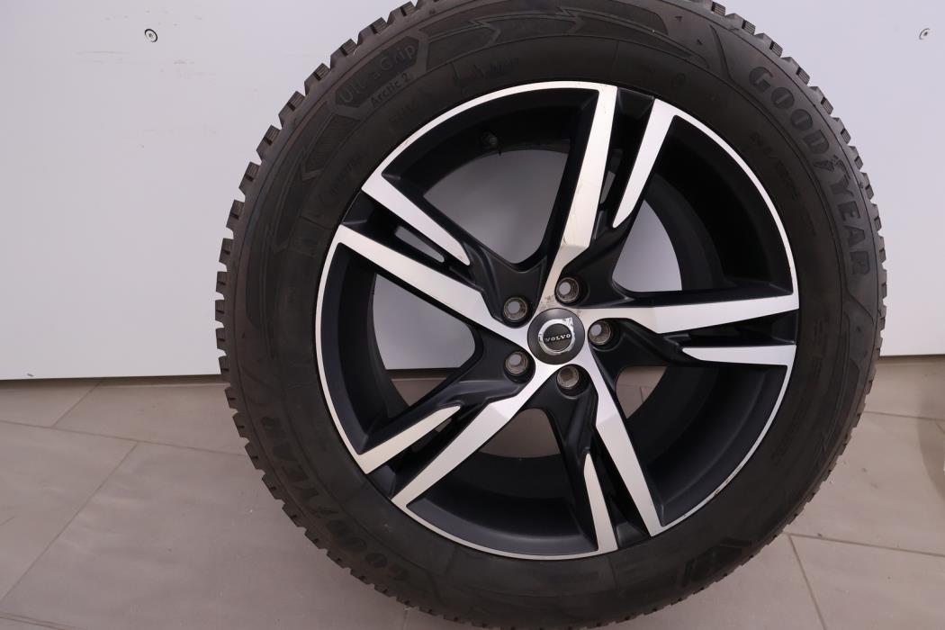 VOLVO XC60 2019
