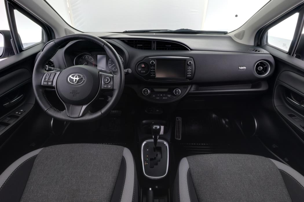TOYOTA Yaris 2019
