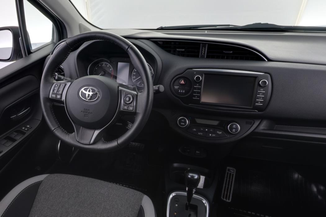 TOYOTA Yaris 2019