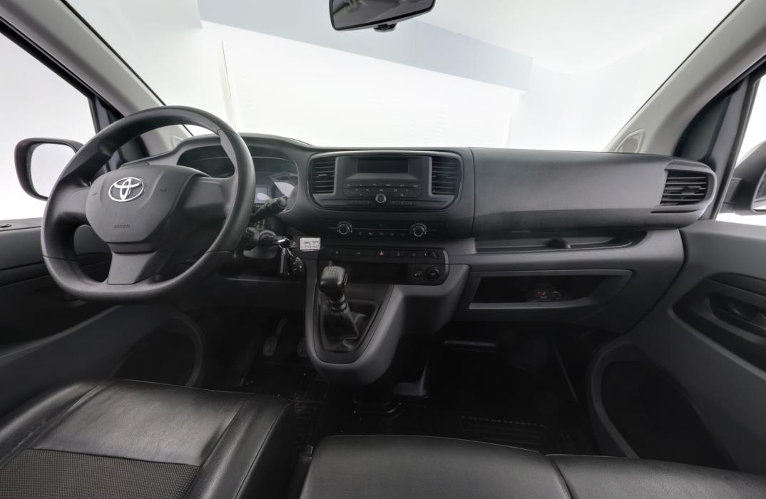 TOYOTA Proace 2021