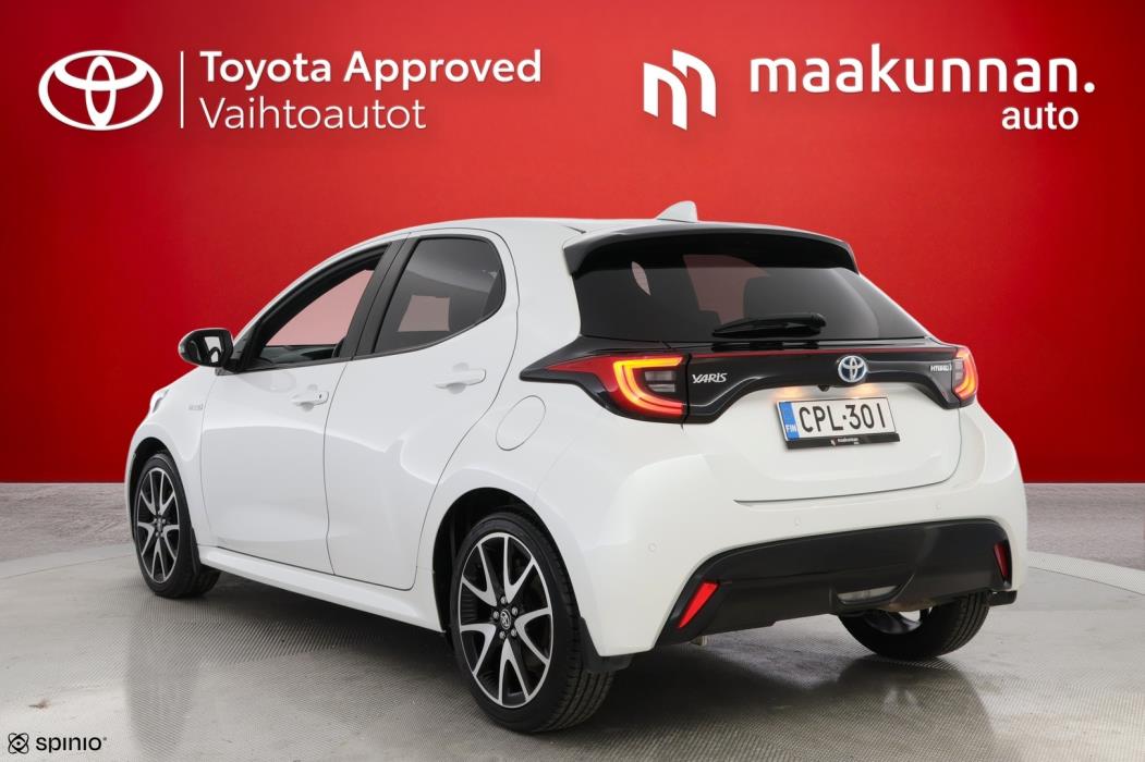TOYOTA Yaris 2021
