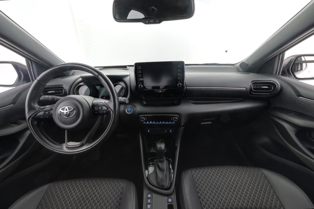 TOYOTA Yaris 2021