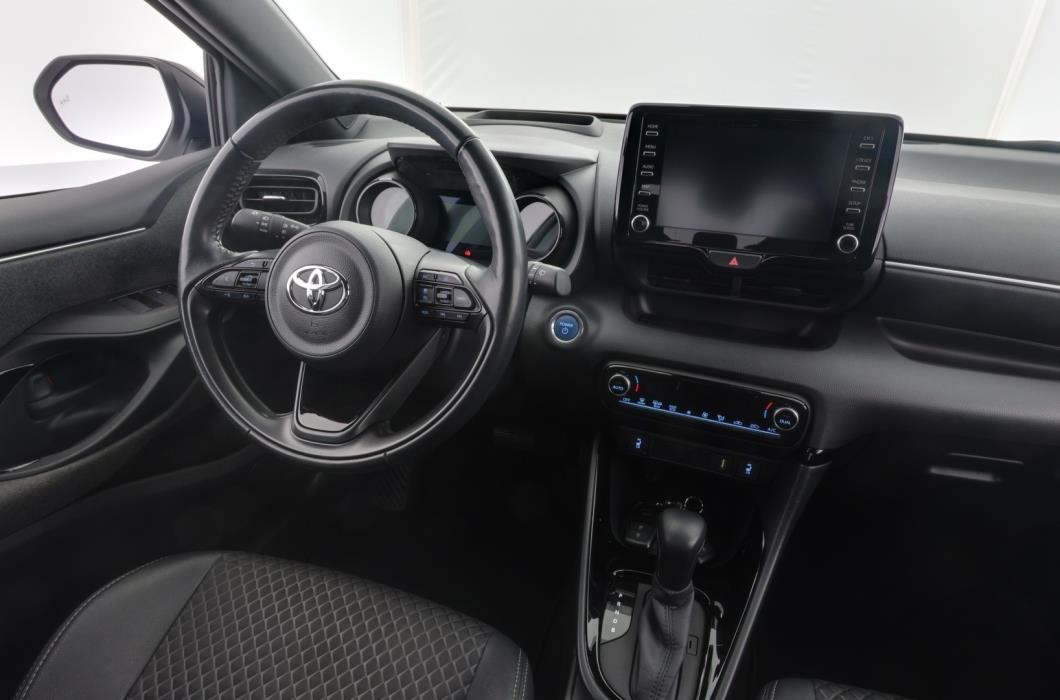 TOYOTA Yaris 2021