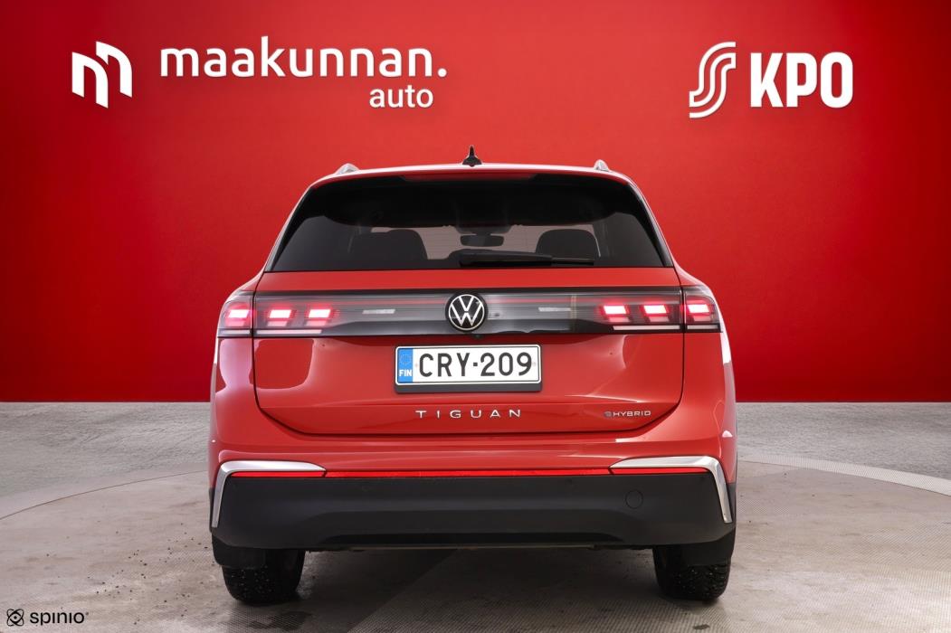 VOLKSWAGEN Tiguan 2024