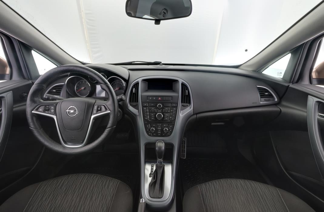 OPEL Astra 2013