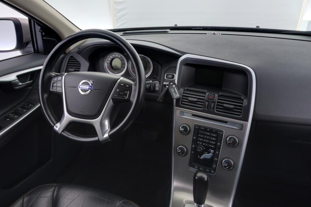 VOLVO XC60 2011
