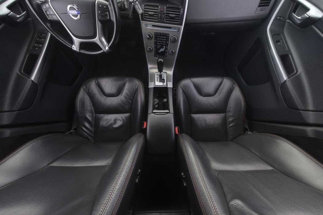VOLVO XC60 2011