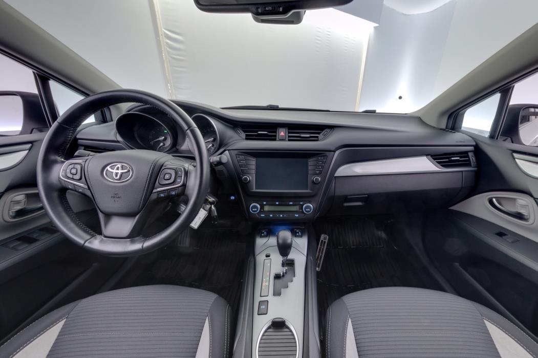 TOYOTA Avensis 2018
