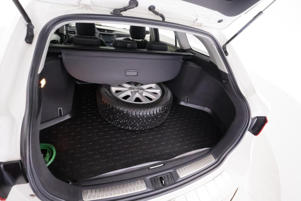 TOYOTA Avensis 2018