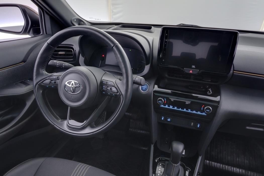 TOYOTA Yaris Cross 2022