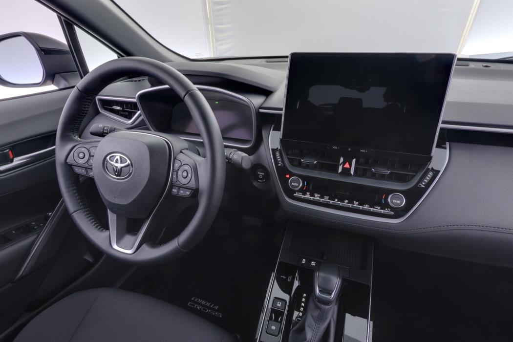 TOYOTA Corolla Cross 2026
