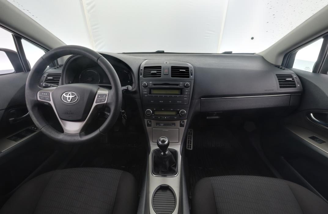 TOYOTA Avensis 2011