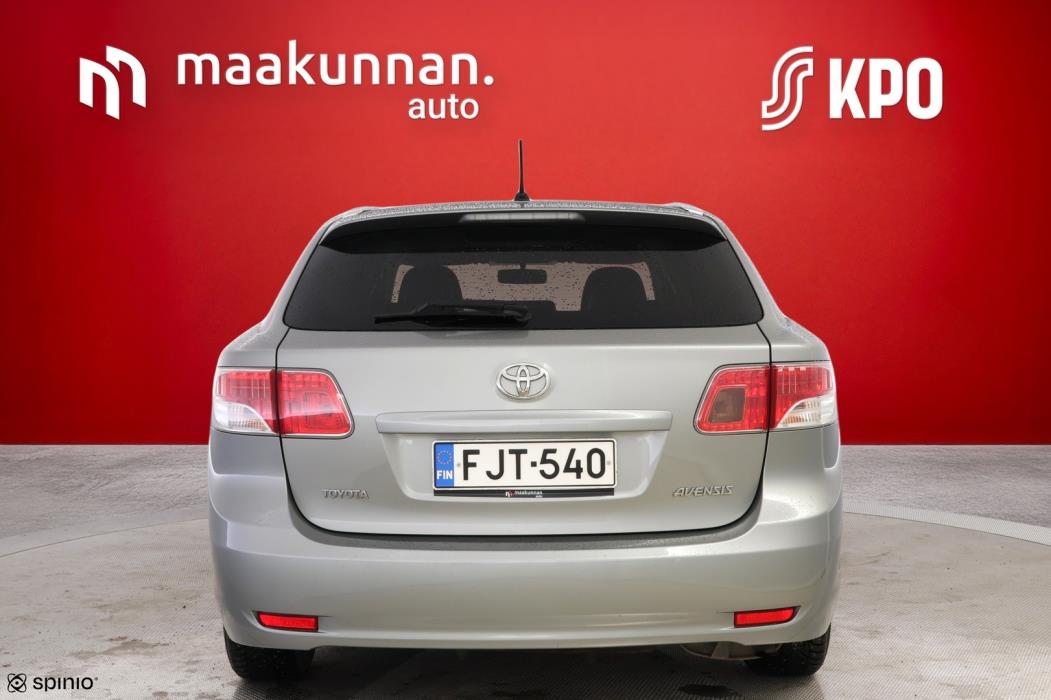 TOYOTA Avensis 2011