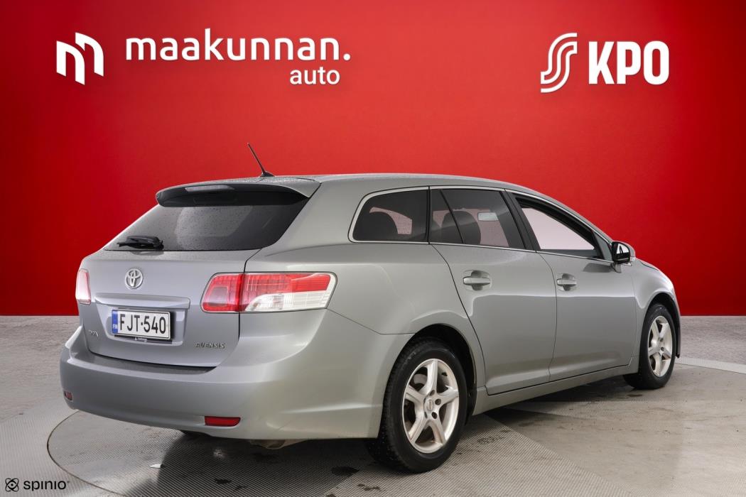 TOYOTA Avensis 2011