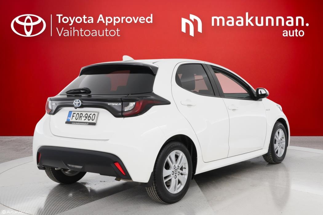TOYOTA Yaris 2021