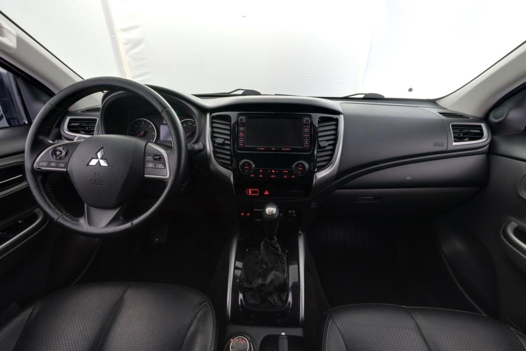 MITSUBISHI L200 2016