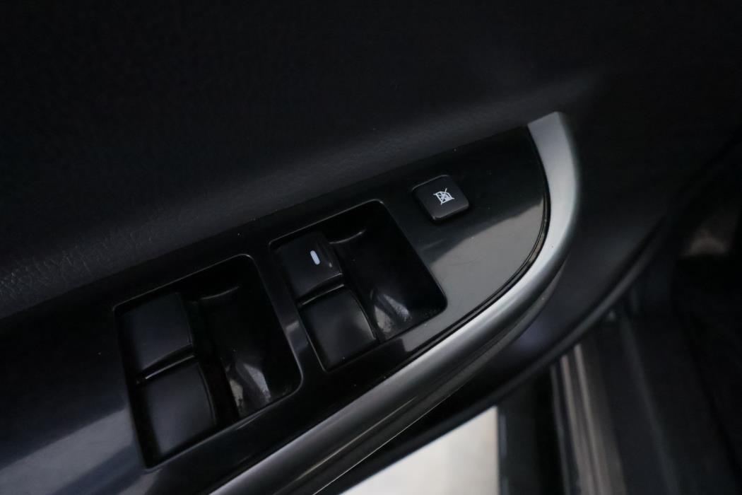 MITSUBISHI L200 2016