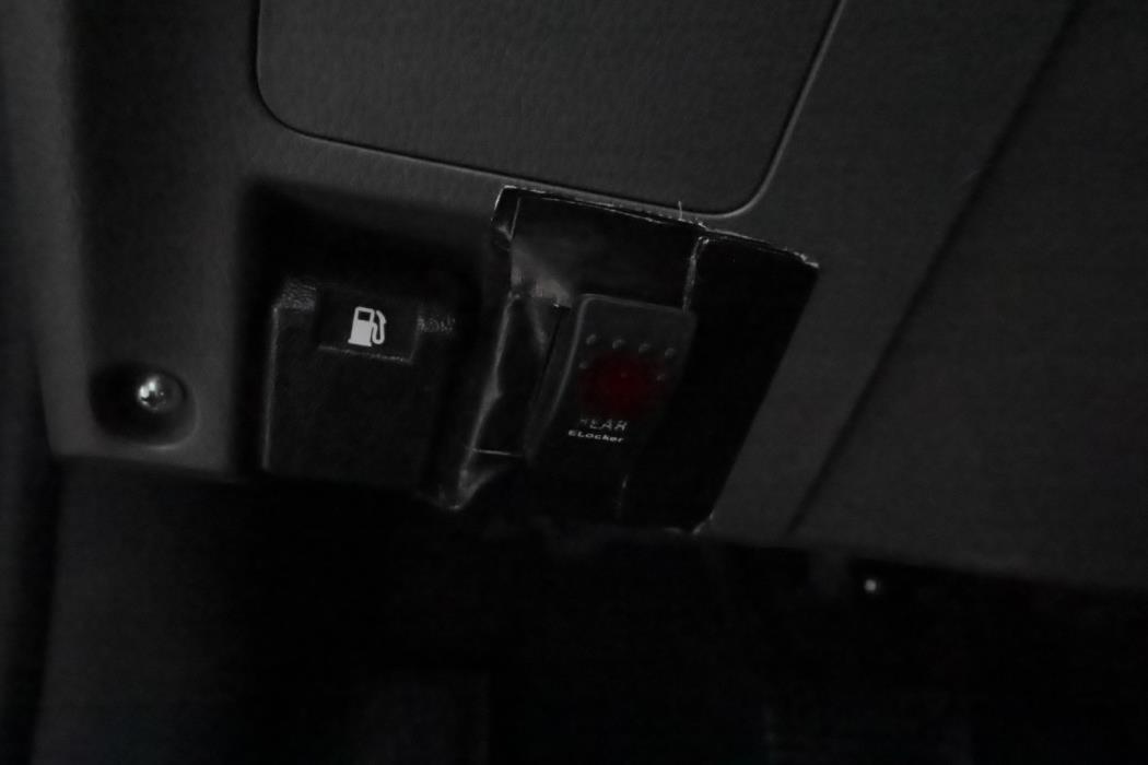 MITSUBISHI L200 2016