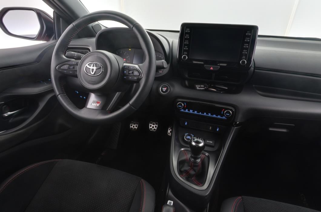 TOYOTA GR Yaris 2021