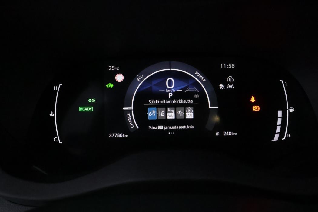 TOYOTA Yaris Cross 2024