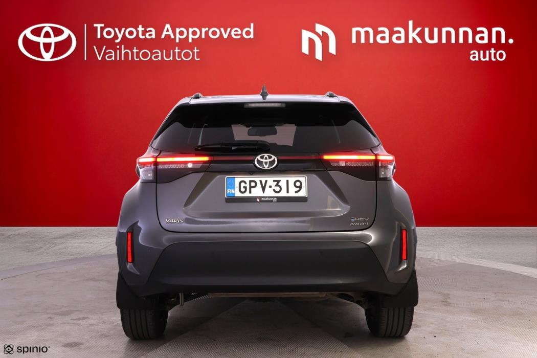 TOYOTA Yaris Cross 2024