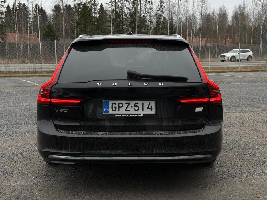 VOLVO V90 2021