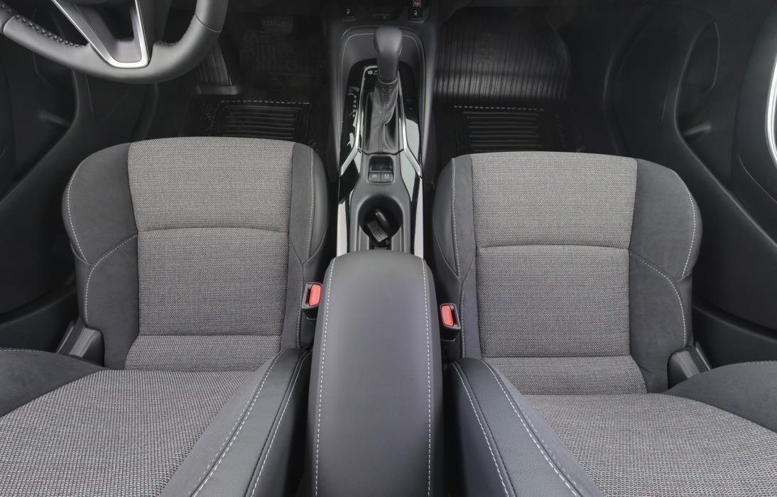 TOYOTA Corolla 2025