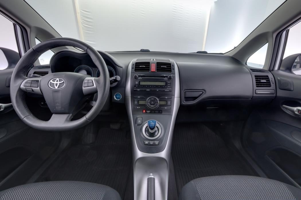TOYOTA Auris 2012