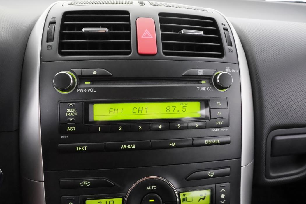 TOYOTA Auris 2012