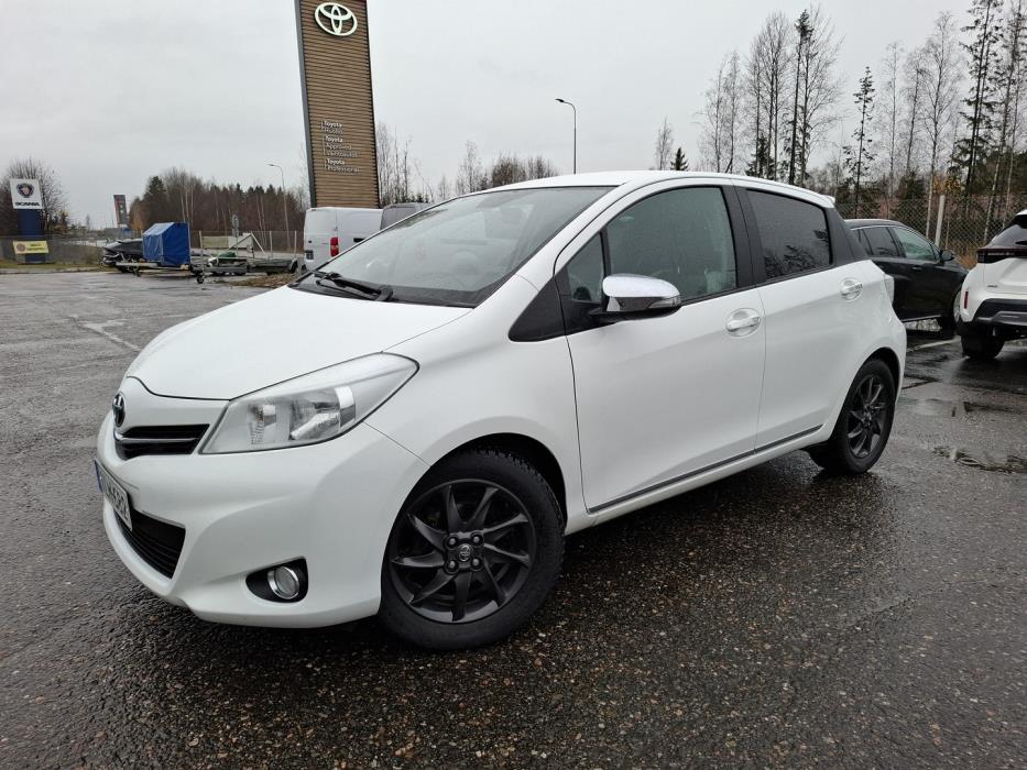 TOYOTA Yaris 2014
