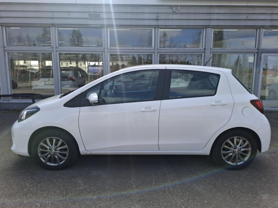 TOYOTA Yaris 2017