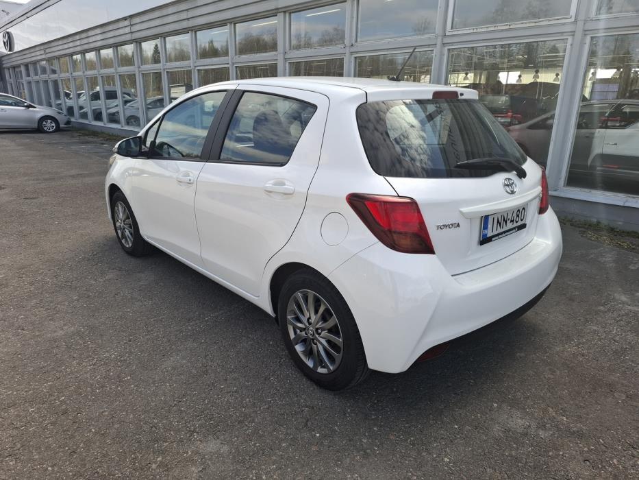 TOYOTA Yaris 2017