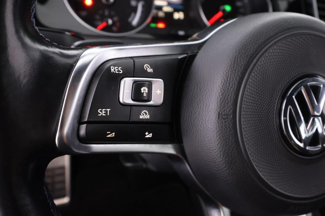 VOLKSWAGEN Golf 2018