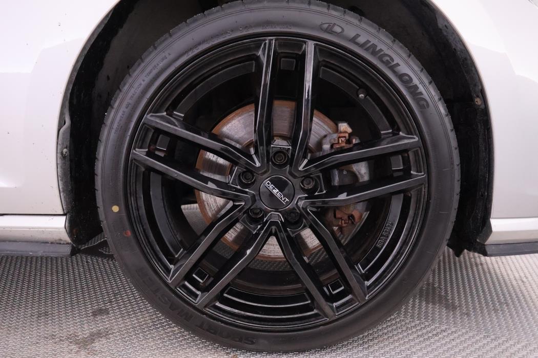 VOLKSWAGEN Golf 2018