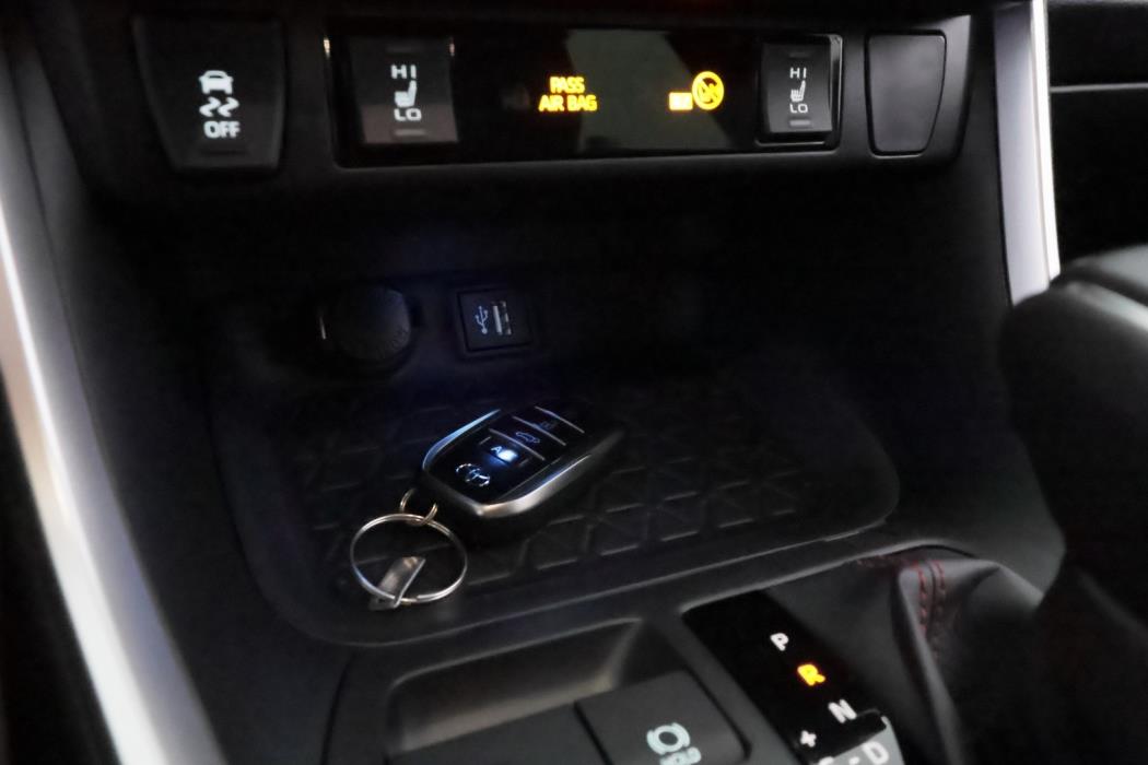 TOYOTA RAV4 Plug-in 2025