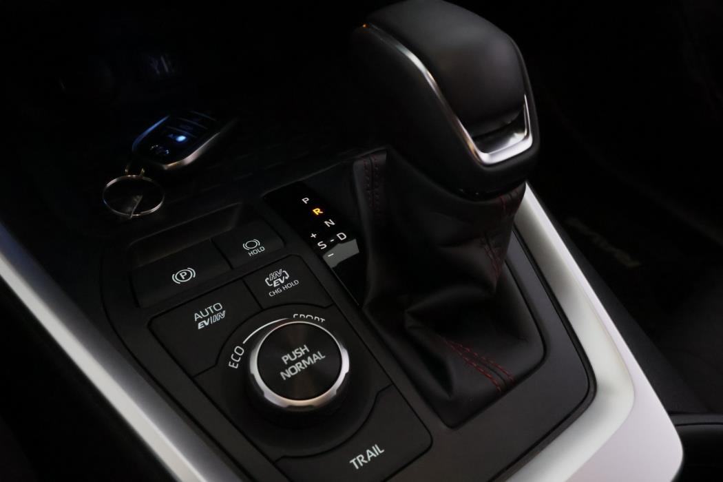 TOYOTA RAV4 Plug-in 2025
