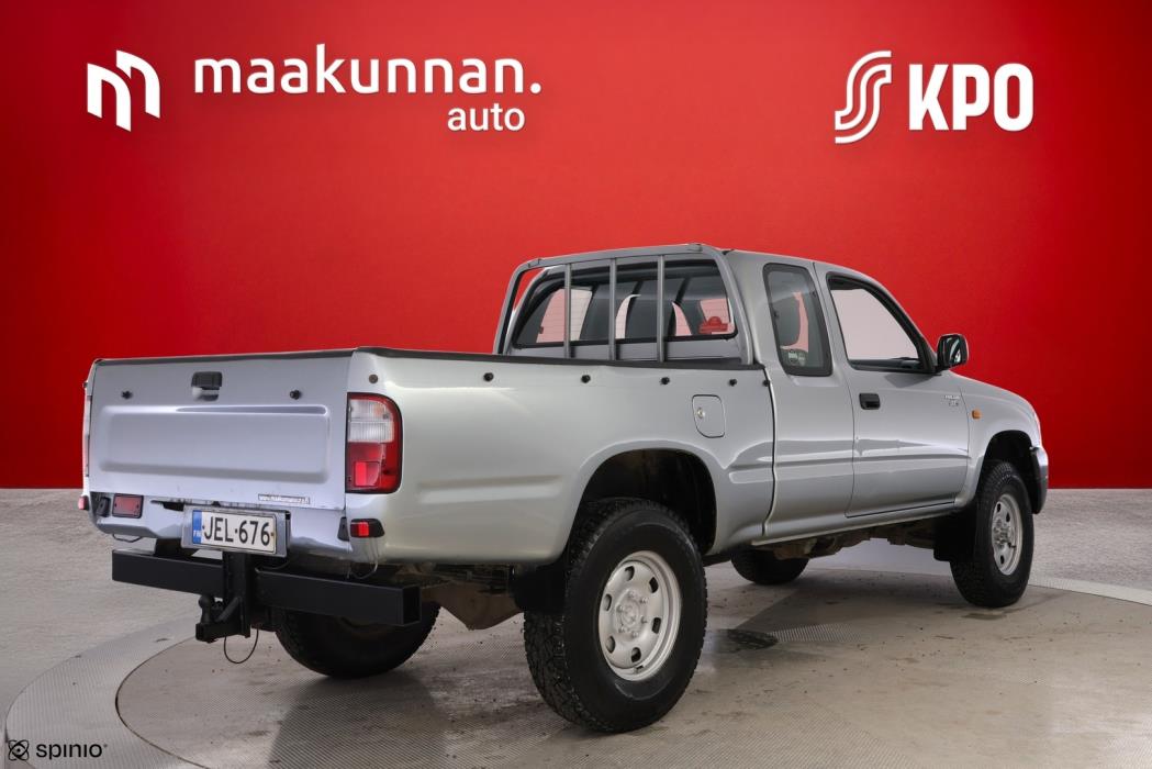 TOYOTA Hilux 2002